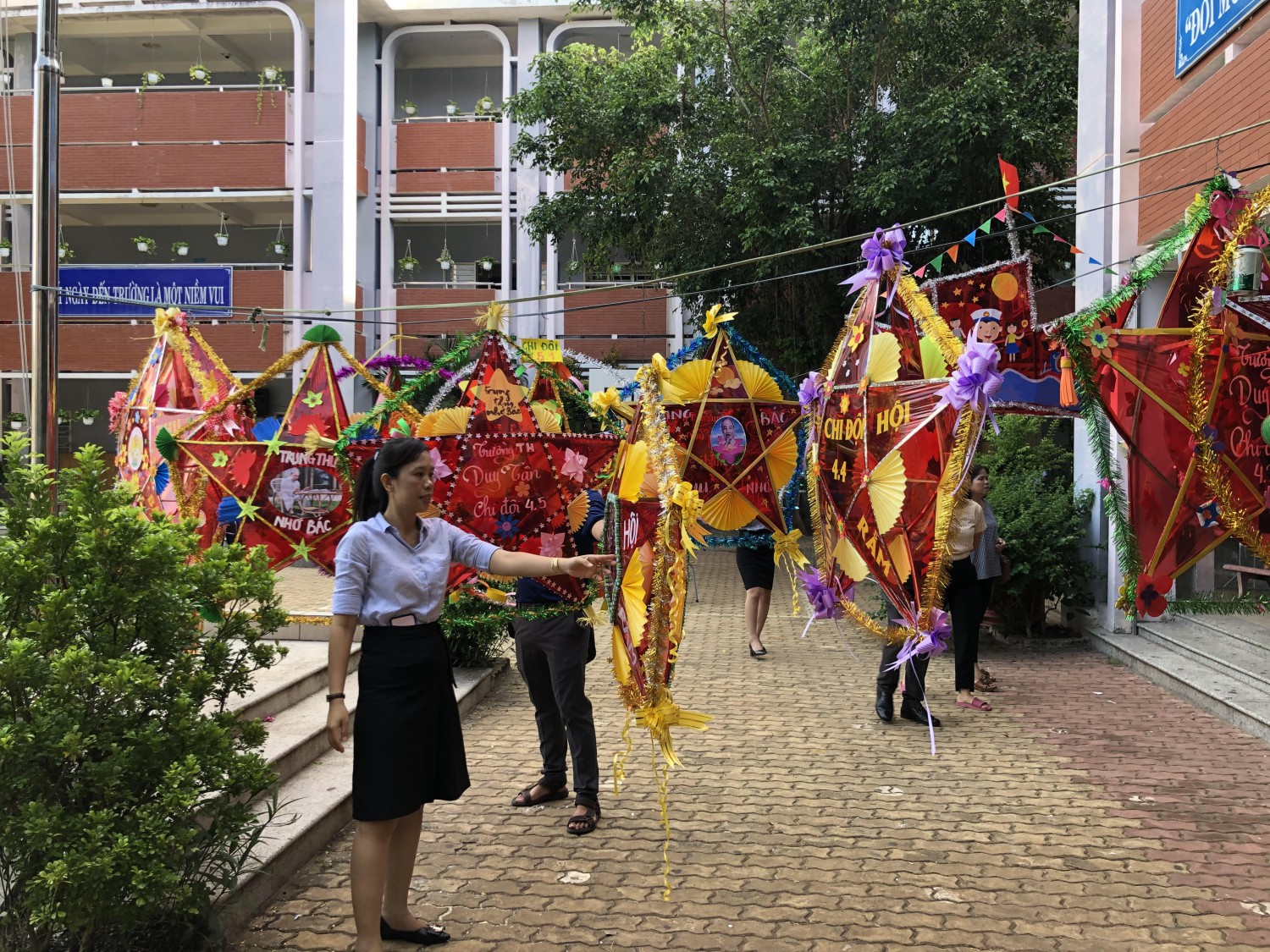 Trường TH Duy Tân tổ chức hội thi lồng đèn đẹp năm học 2020 - 2021
